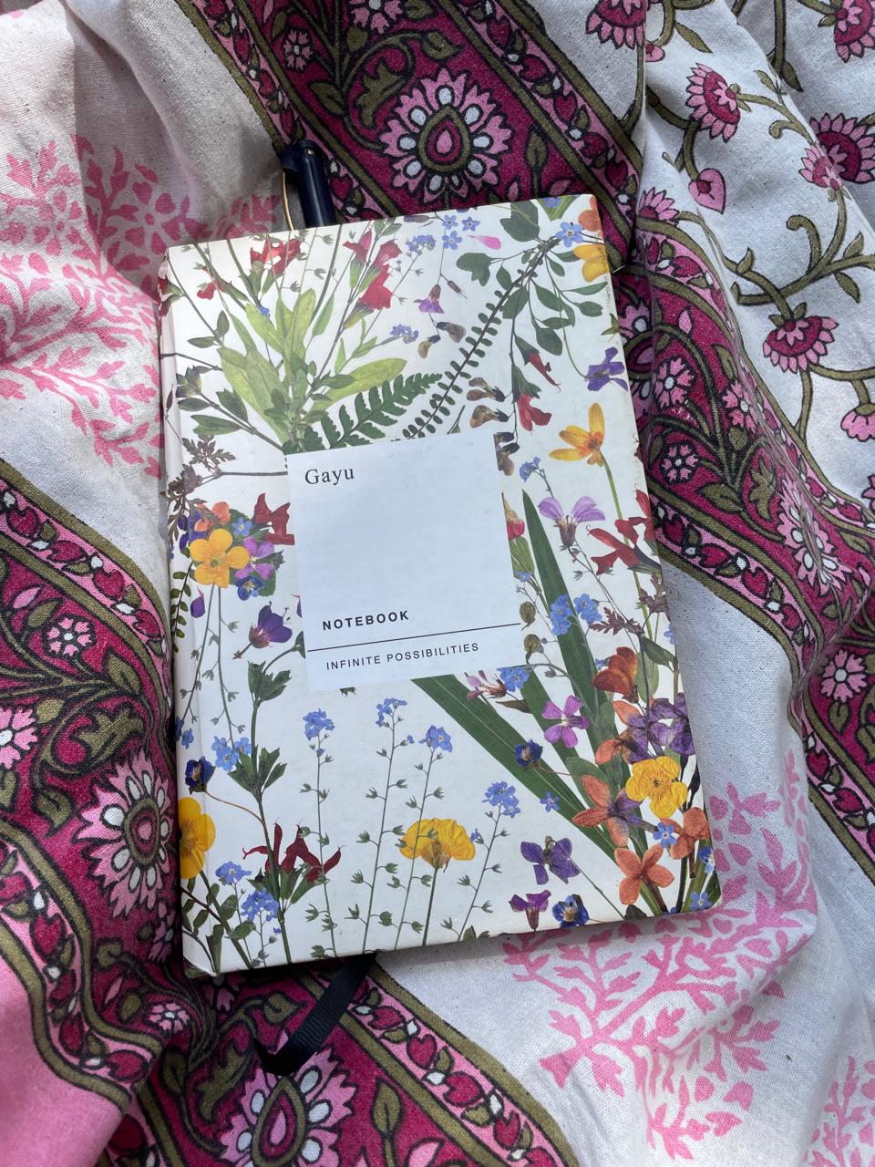 A notebook on patterned blanket